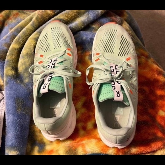 On cloud cloudsurffer - Picture 3 of 5